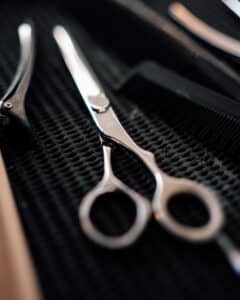 20230403 helena conzen 7 von 1 Wir lieben Haare Friseurschere im Salon – Ausbildung als Friseur:in 2026 in Bochum