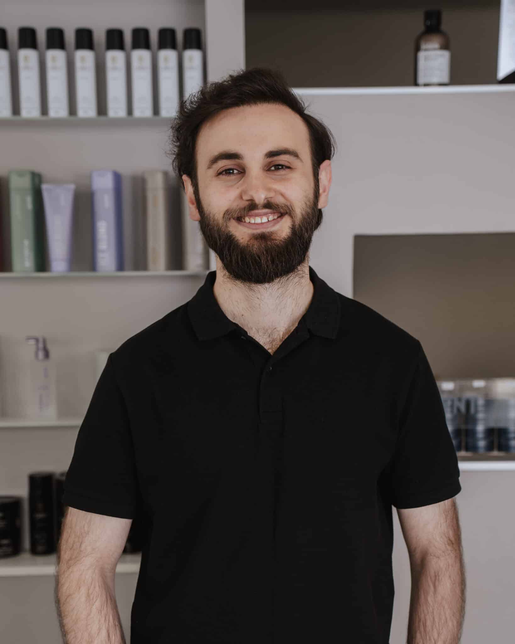 abdi azubi friseur helena conzen hairdesign bochum 2026 scaled Startseite Abdi Friseur Azubi bei Helena Conzen Hairdesign in Bochum 2026