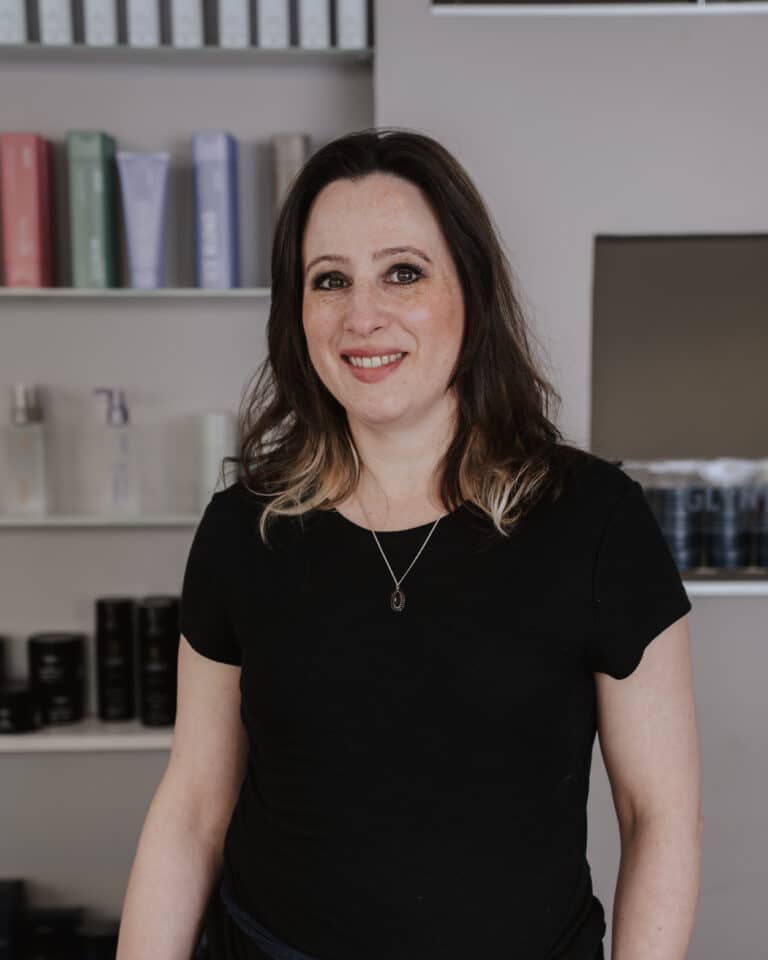 Angelika Rezeption bei Helena Conzen Hairdesign in Bochum 2026