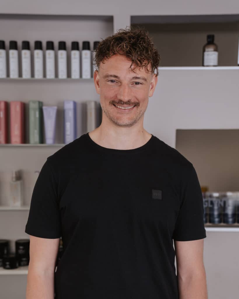 Dustin Business Operations bei Helena Conzen Hairdesign in Bochum 2026