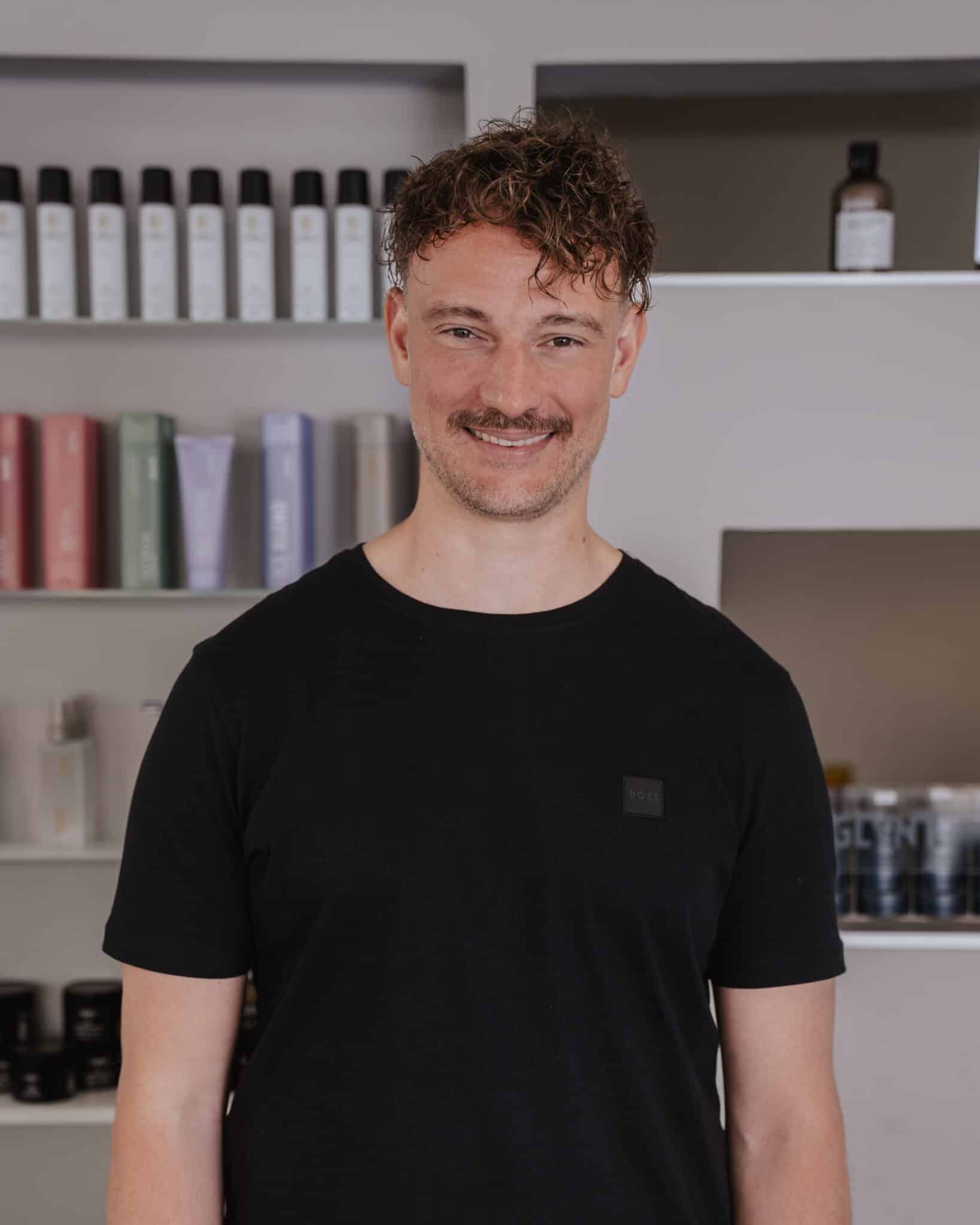 dustin business helena conzen hairdesign bochum 2026 scaled Startseite Dustin Business Operations bei Helena Conzen Hairdesign in Bochum 2026