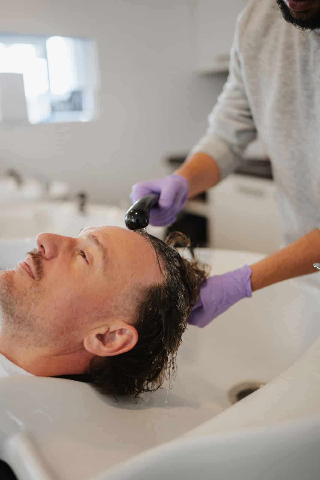 Haarwäsche und Kopfhautpflege bei Helena Conzen Hairdesign in Bochum